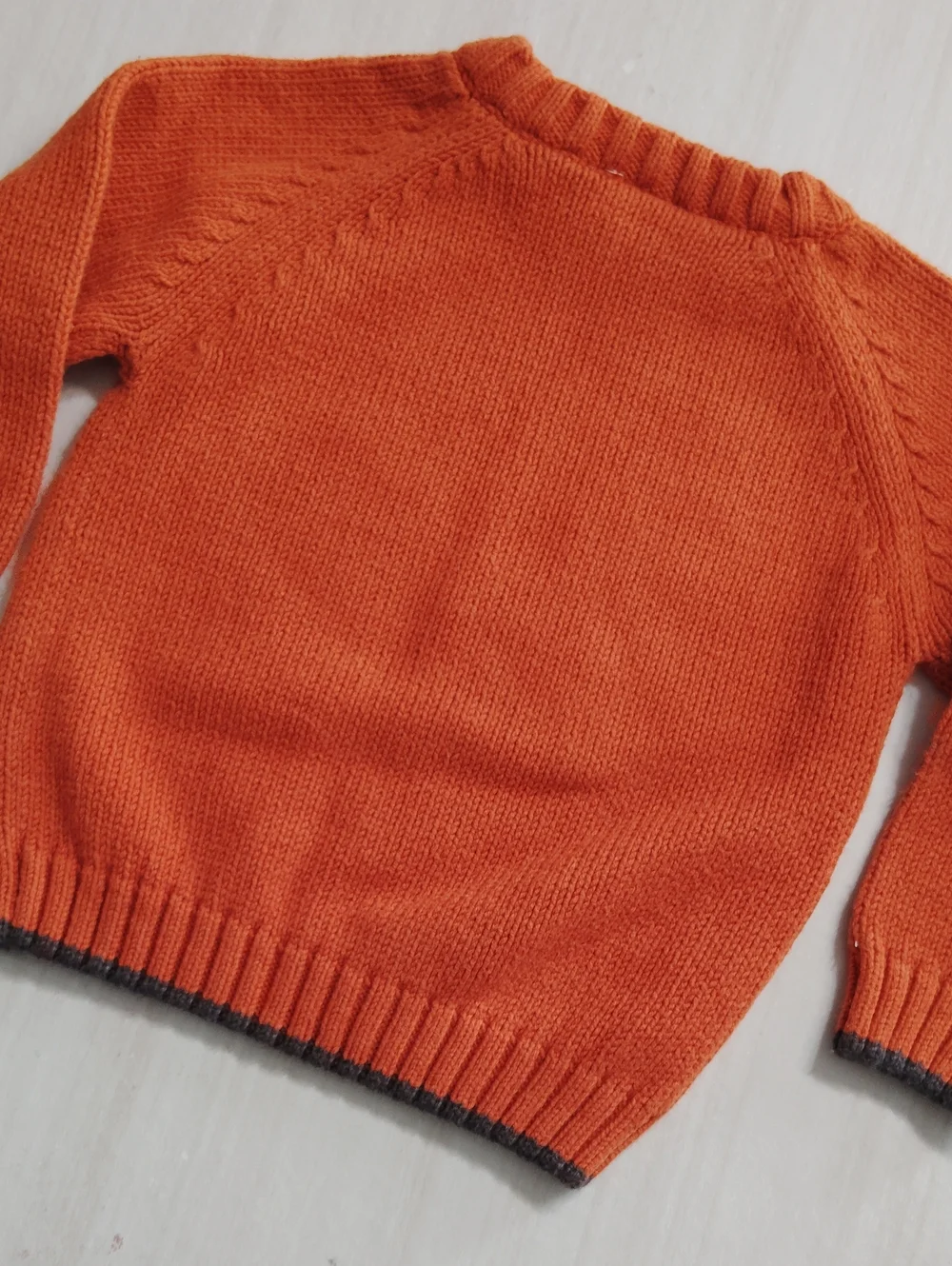 Gymboree Penguin Pals Boys/ Unisex Winter Sweater.    12-18  M